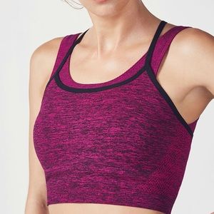Fabletics “Aloni Midi sports bra”